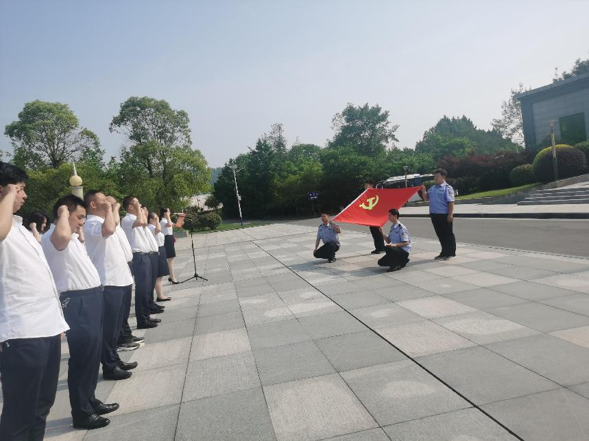 走進(jìn)廉政教育基地，以案為鑒警鐘長(cháng)鳴