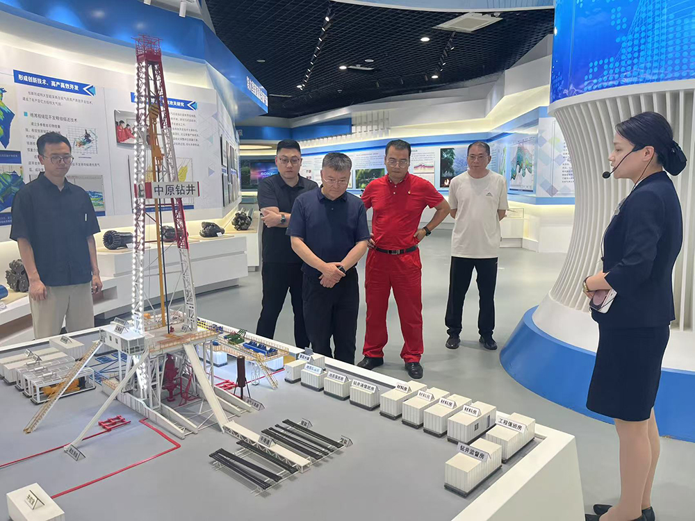 集團(tuán)黨委副書記、總經(jīng)理沈鵬帶隊到普光氣田考察交流